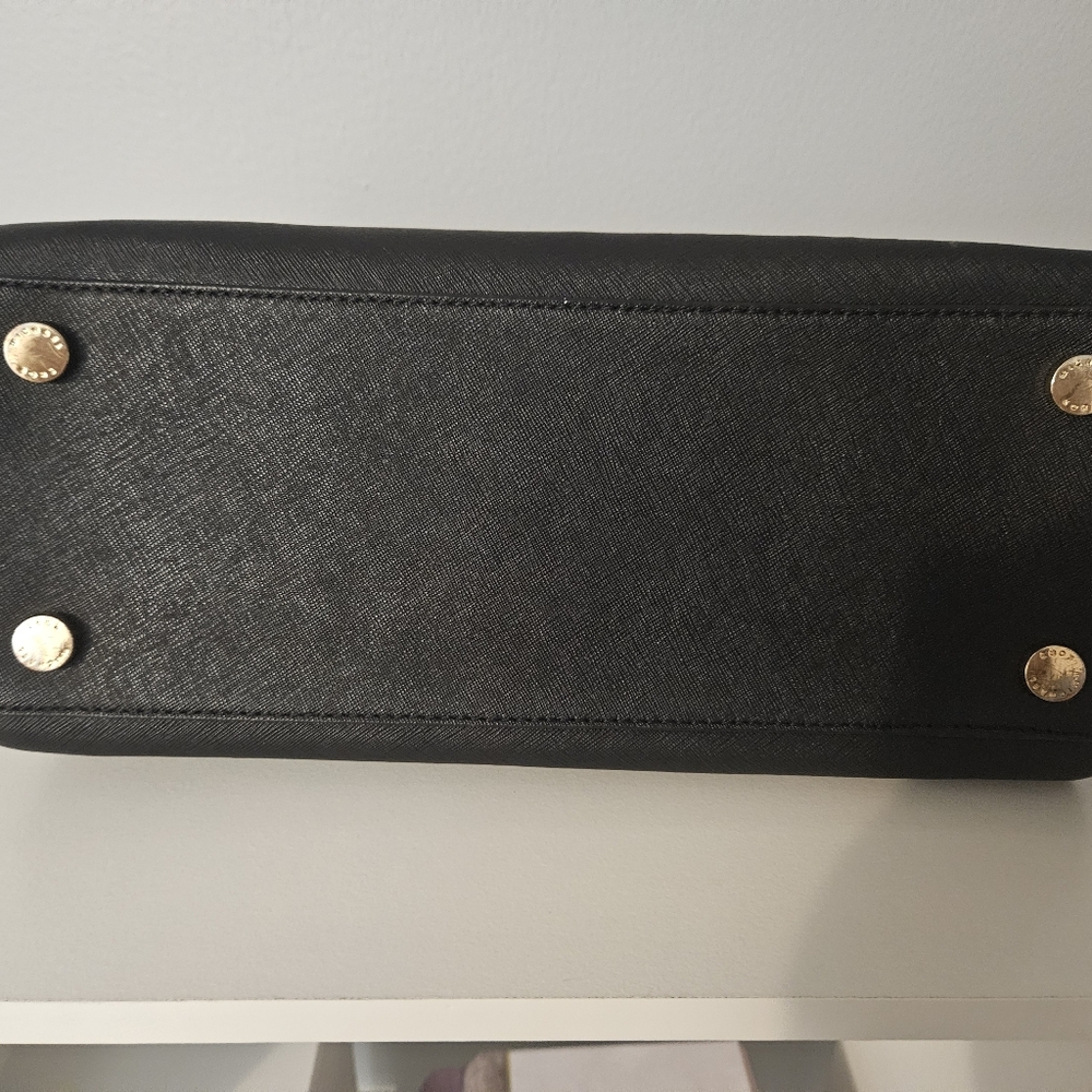 Michael Kors Black Selma Medium Saffiano Leather Purse 🖤 - Picture 10 of 10